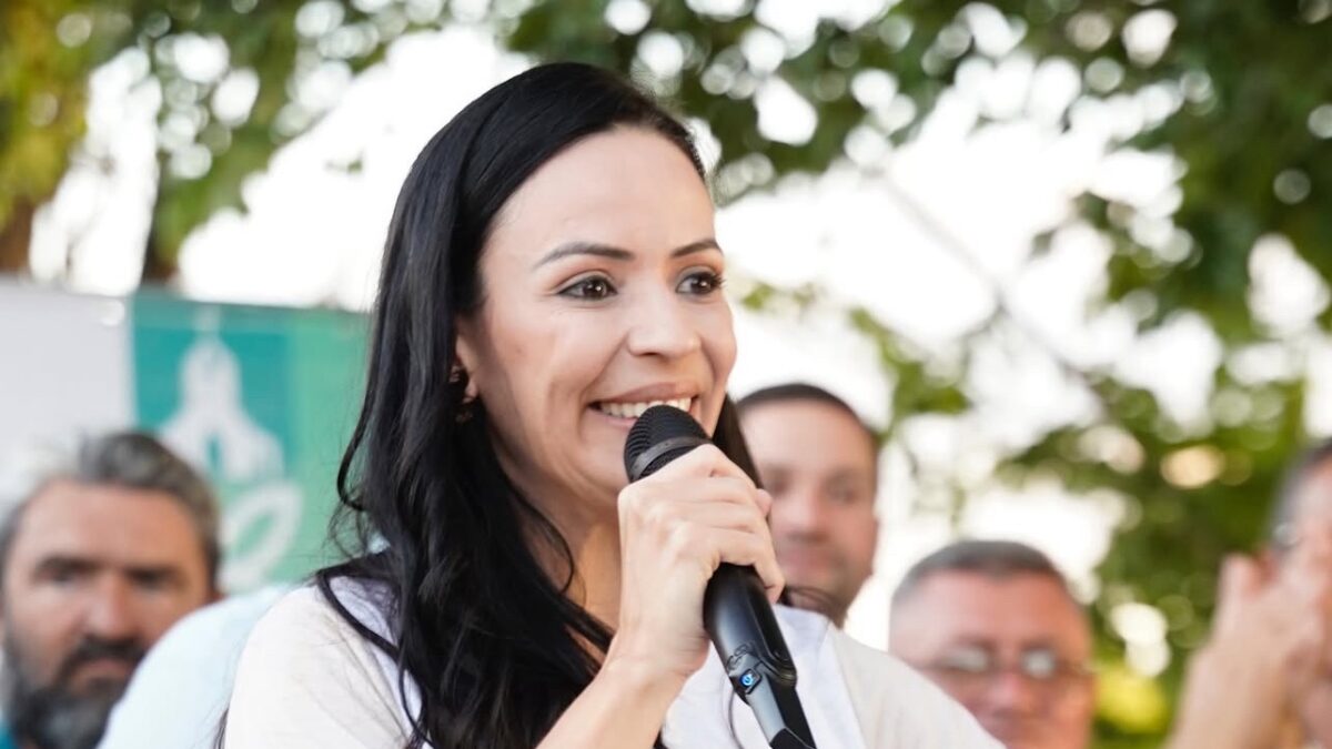 Discurso unificado em Água Branca tem recado certo: gestão transforma inauguração em ato político e mira Luciano