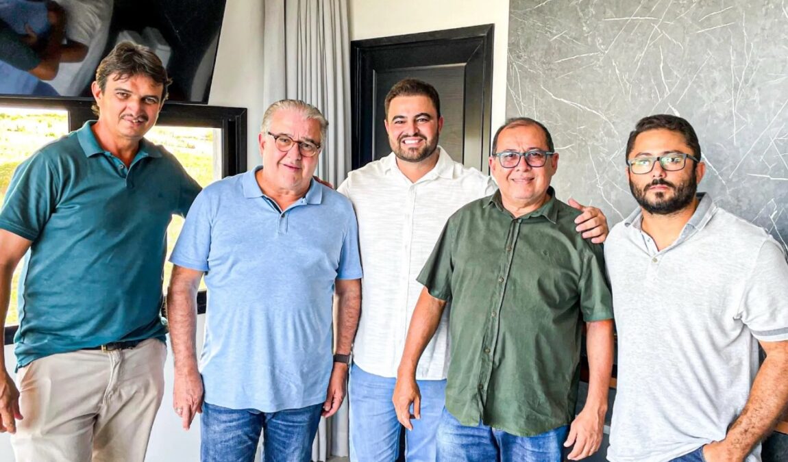Valmir Tunú, presidente da Câmara, declara apoio a deputado federal da oposição em Tuparetama