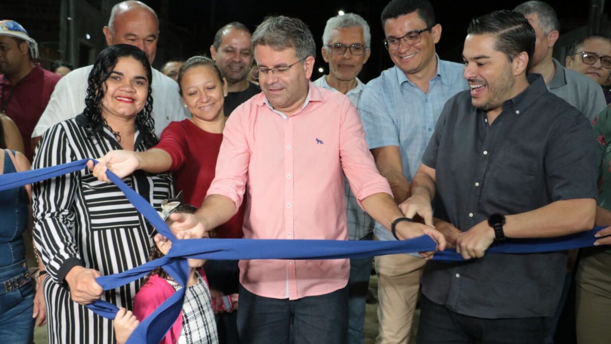 Prefeitura de Afogados inaugurou rua pavimentada no residencial Laura Ramos